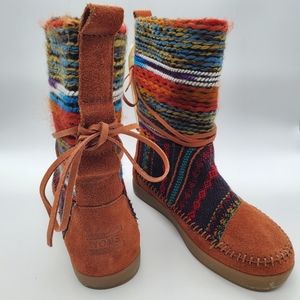 NOS TOMS sz 5 Women Nepal Boots Rainbow Embroidered Moccasin Ankle Sherp…
